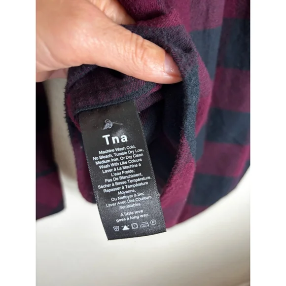Aritzia Tna Flannel Shirt Size S Burgundy Black Plaid - Picture 5 of 6